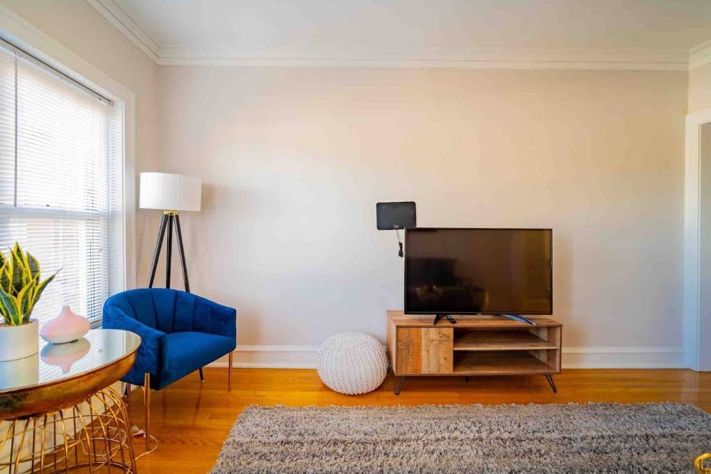 Photo of Livingroom in Ravenswood