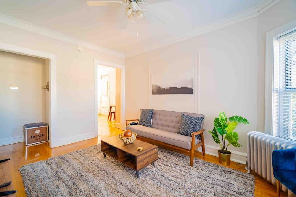 Photo of Livingroom in Ravenswood