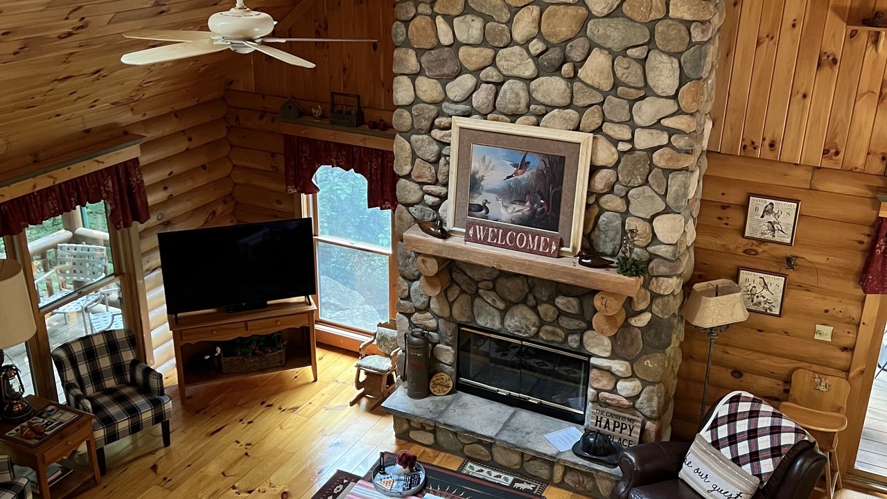 Photo of Livingroom in The Galena Territory