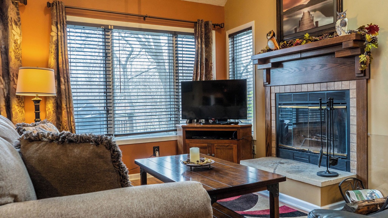 Photo of Livingroom in The Galena Territory