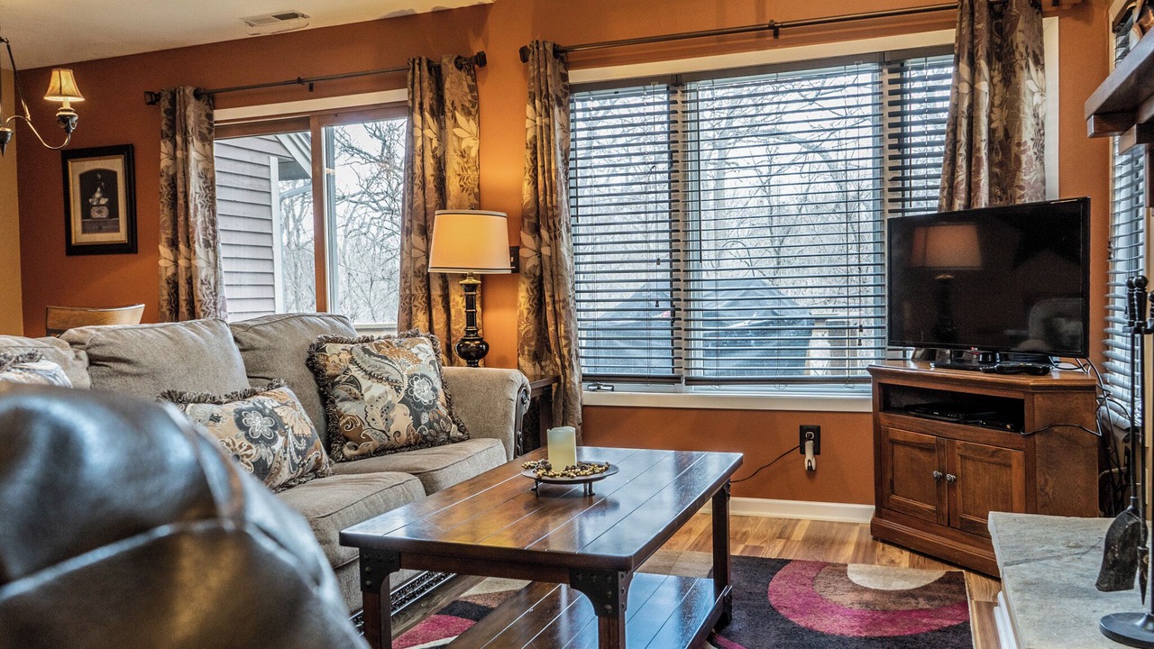 Photo of Livingroom in The Galena Territory