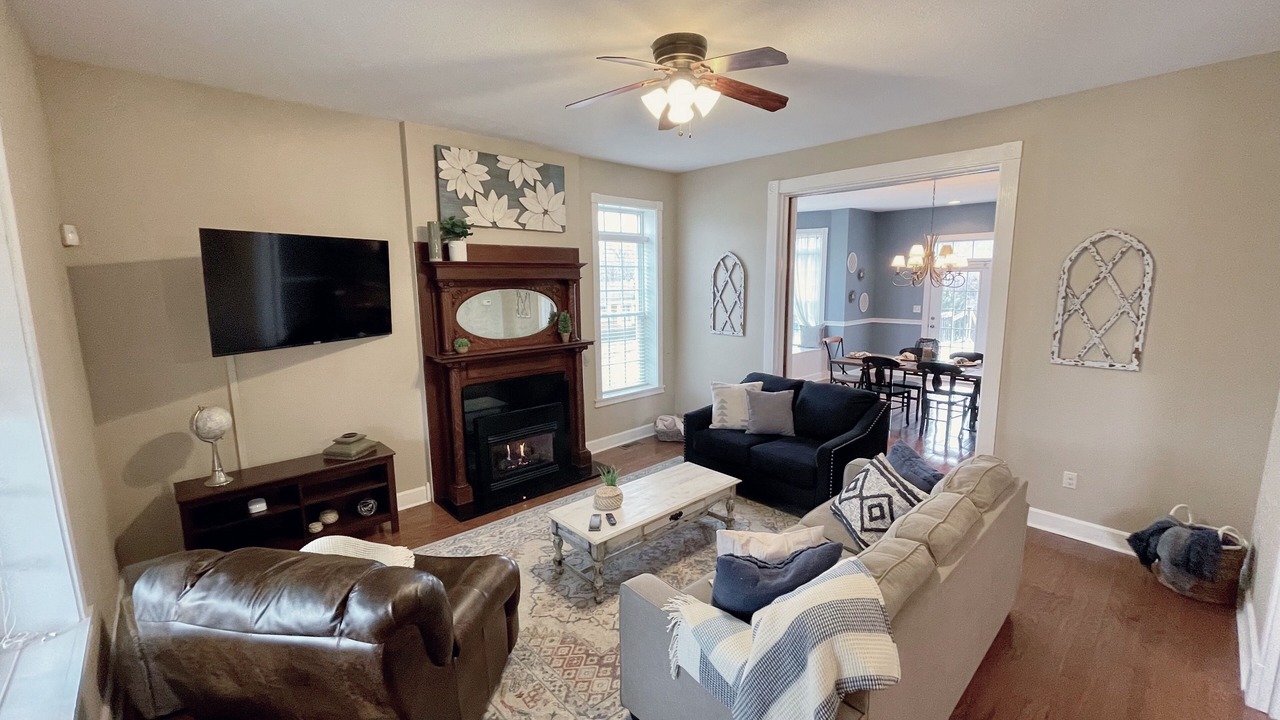 Photo of Livingroom in Alton