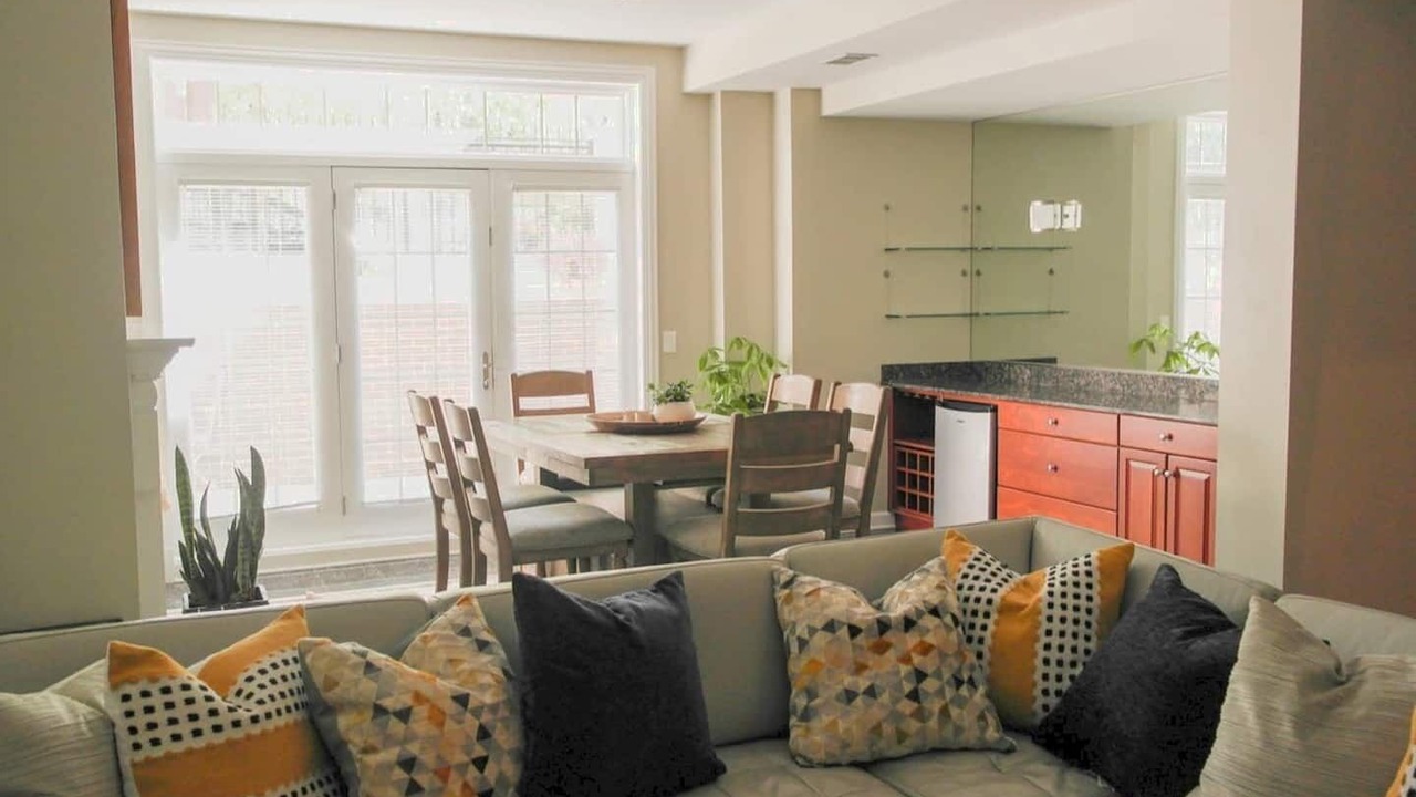 Photo of Livingroom in West Town