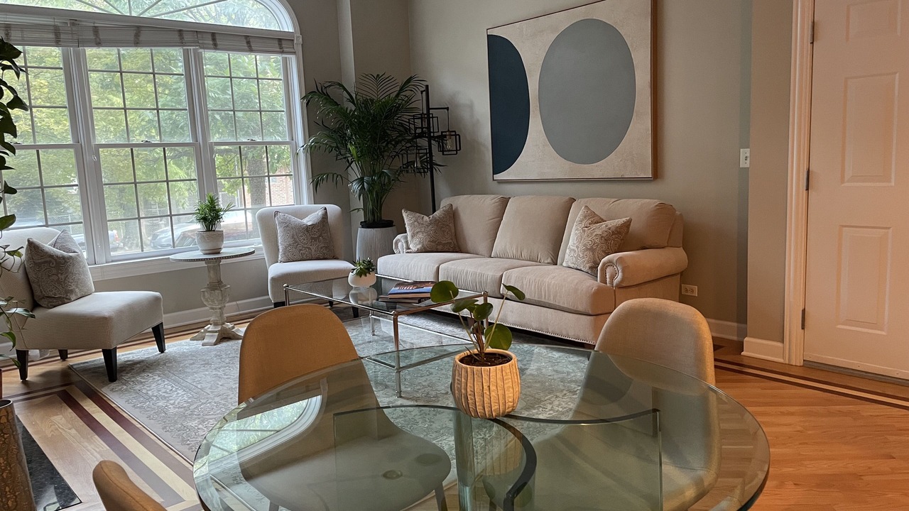 Photo of Livingroom in West Town
