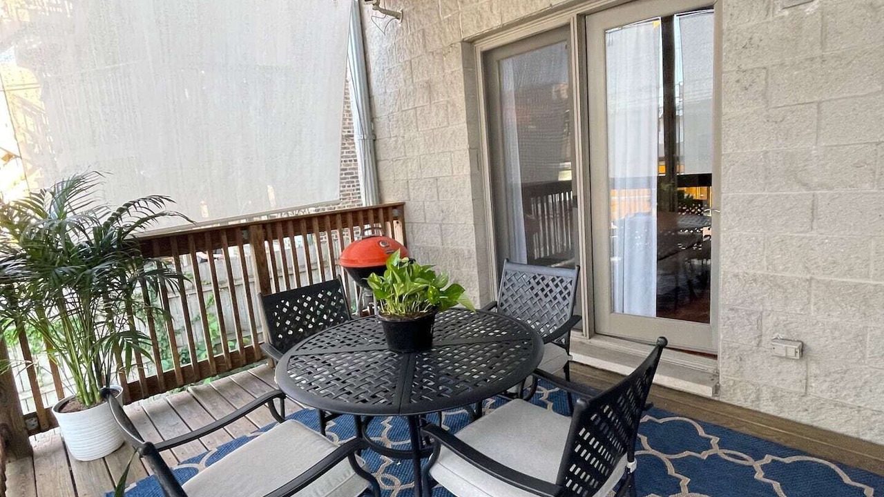 Photo of Outdoor in West Town