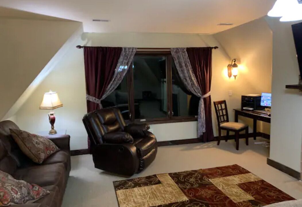 Photo of Livingroom in Nauvoo
