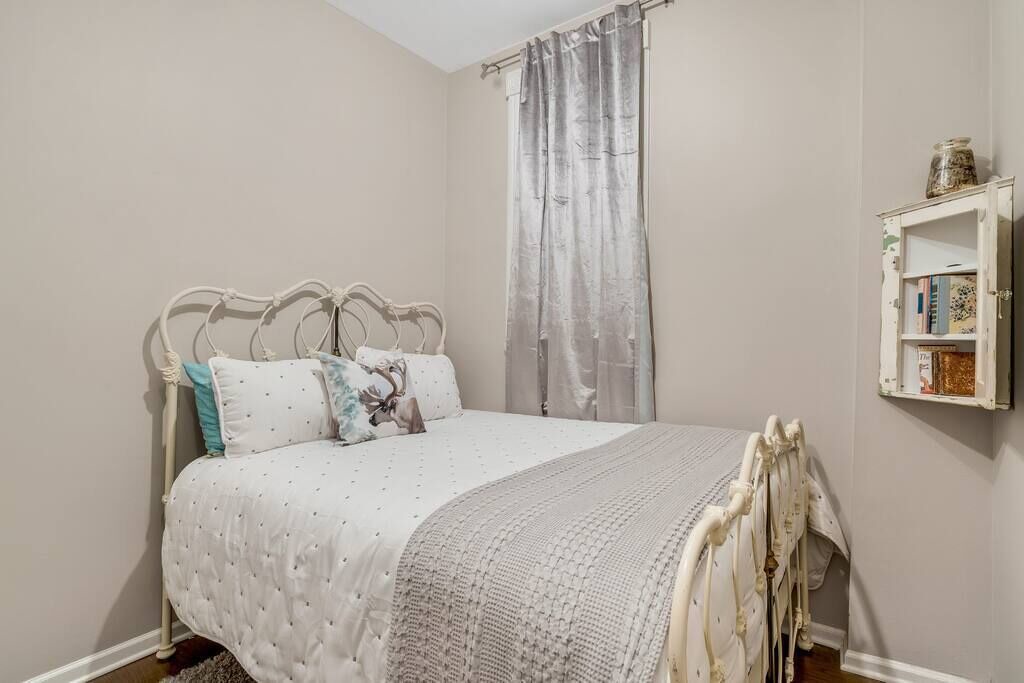 Photo of Bedroom in Sheffield Neighbors