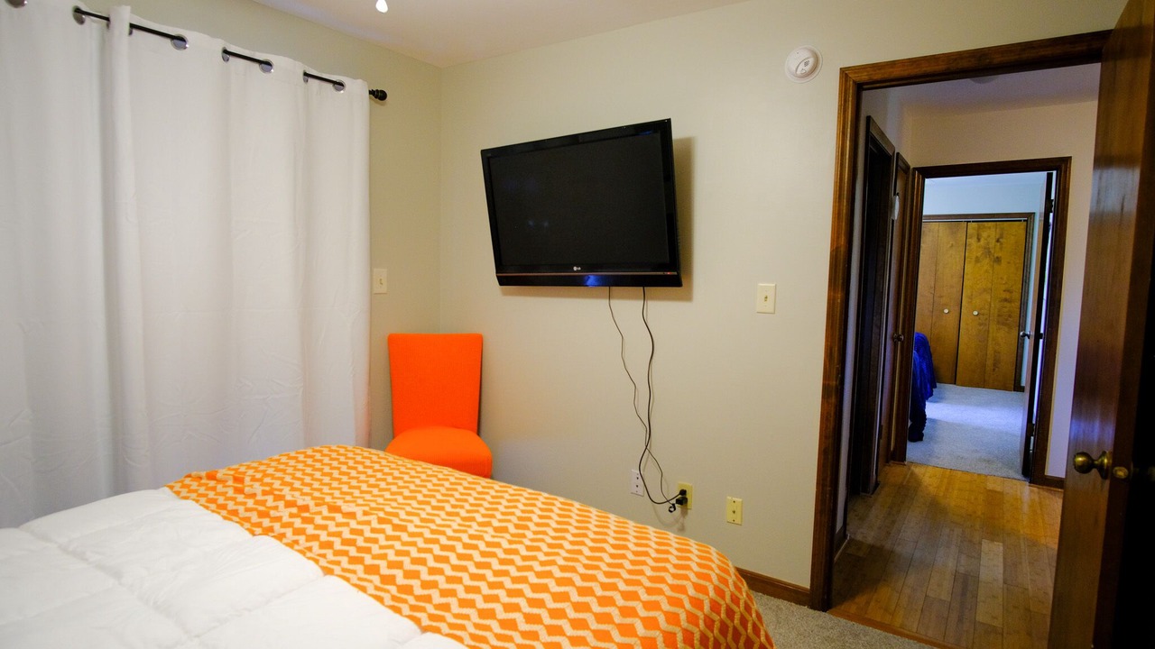 Photo of Bedroom in Urbana