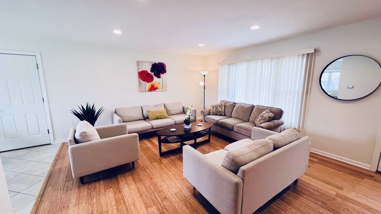 Photo of Livingroom in Elk Grove Village