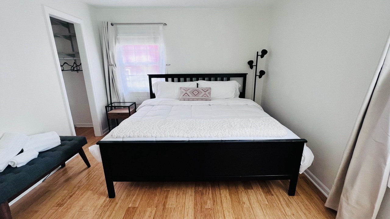 Photo of Bedroom in Elk Grove Village