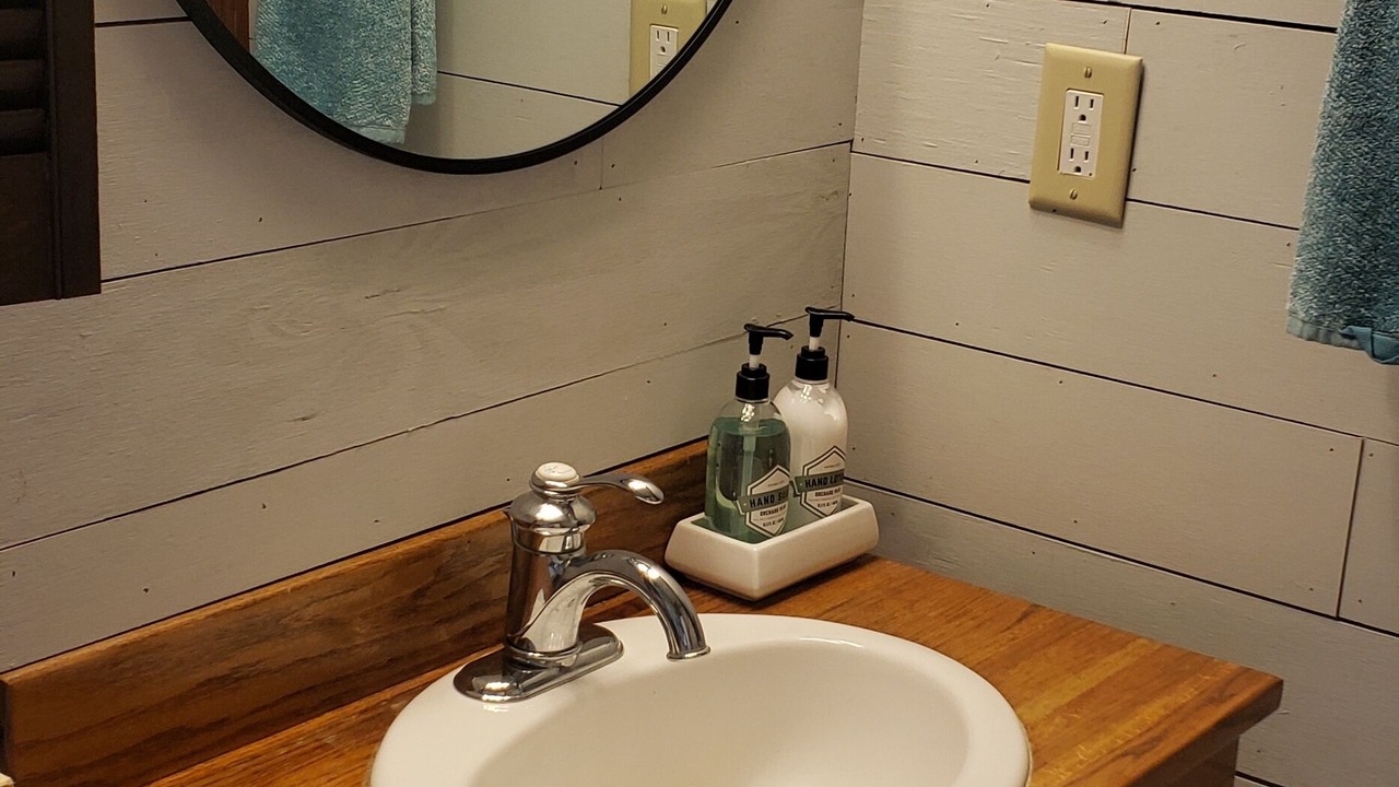 Photo of Bathroom in Brookport