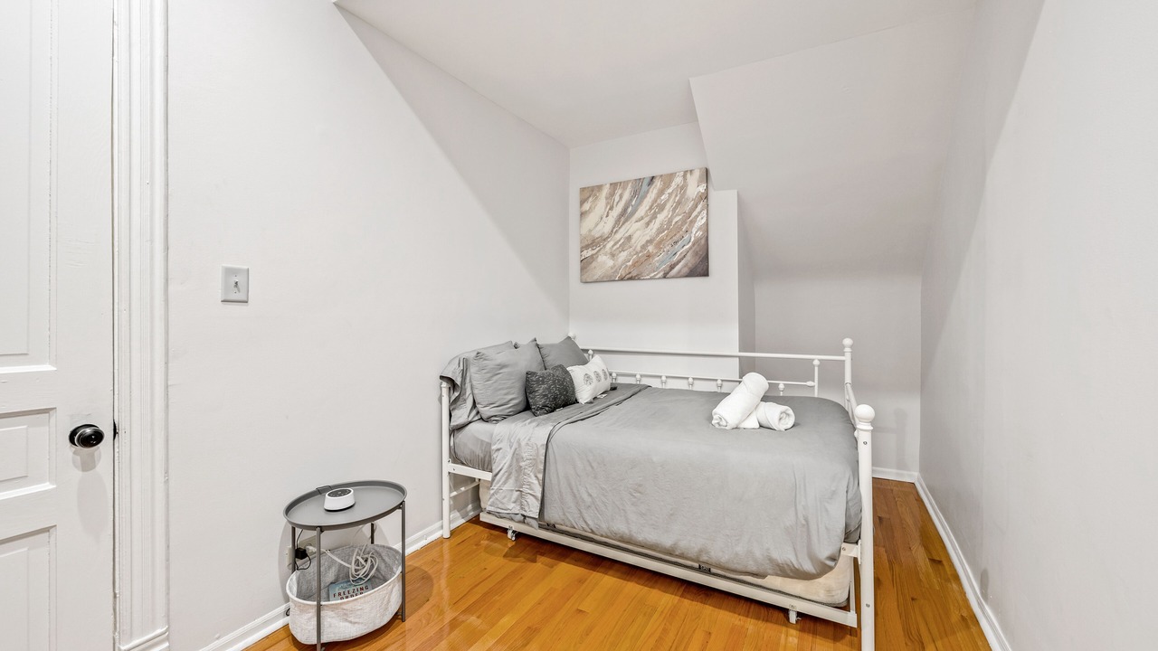 Photo of Bedroom in Wrightwood Neighbors