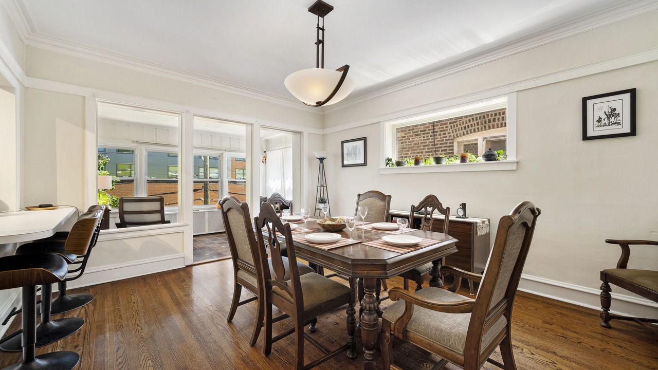 Photo of Livingroom in Rogers Park