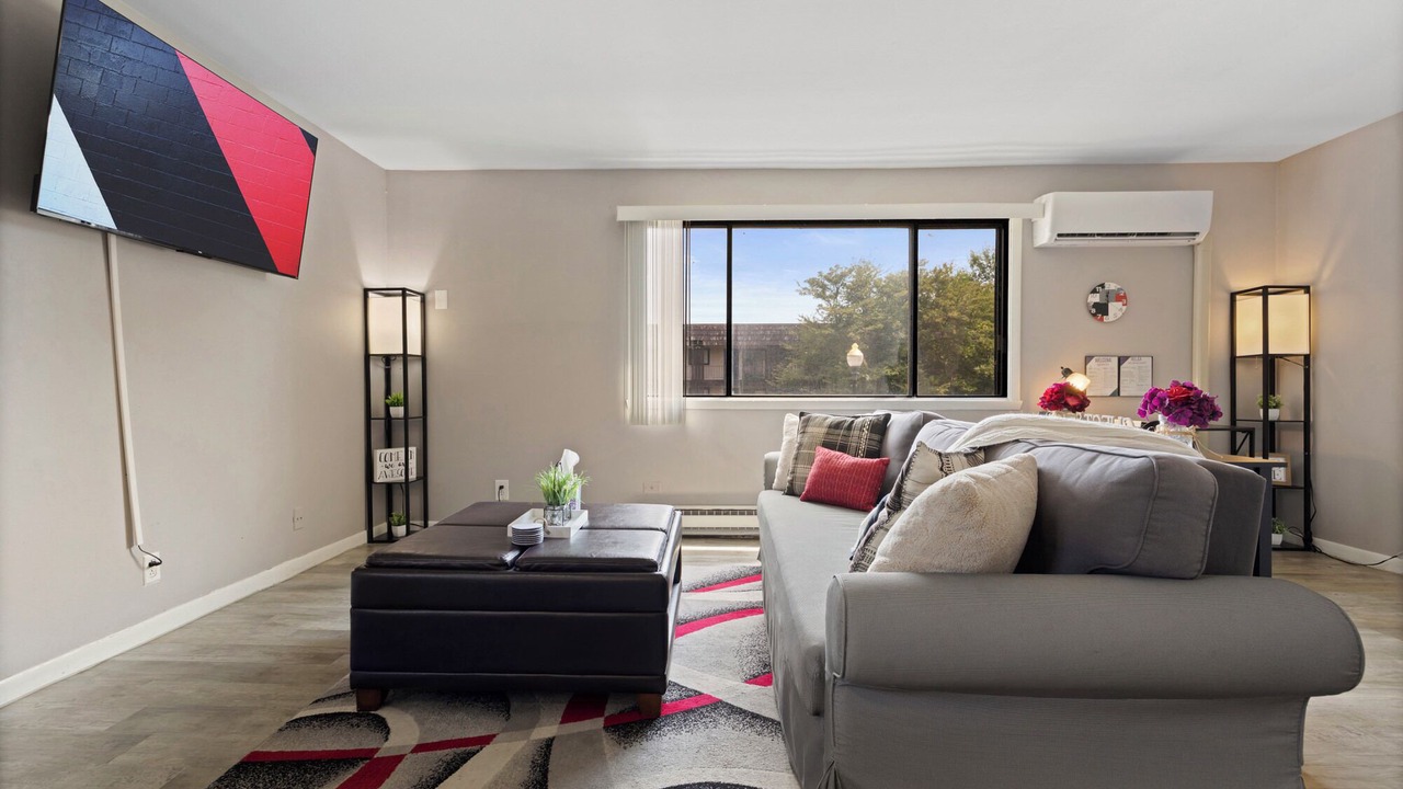 Photo of Livingroom in Aurora