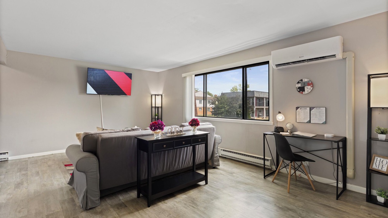 Photo of Livingroom in Aurora