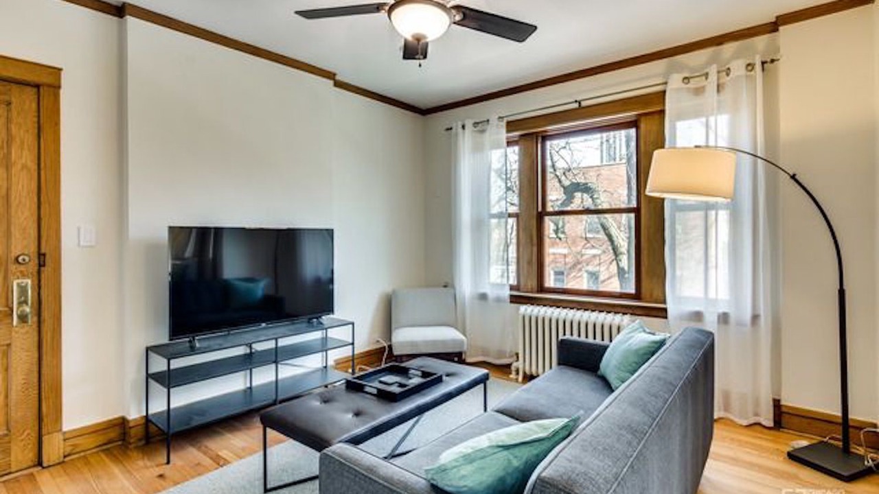 Photo of Livingroom in Old Town Triangle
