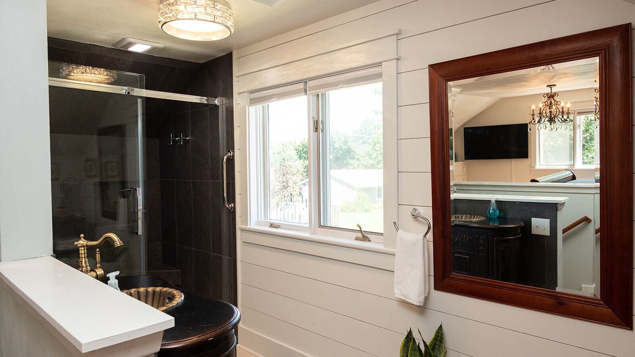 Photo of Bathroom in Rockton