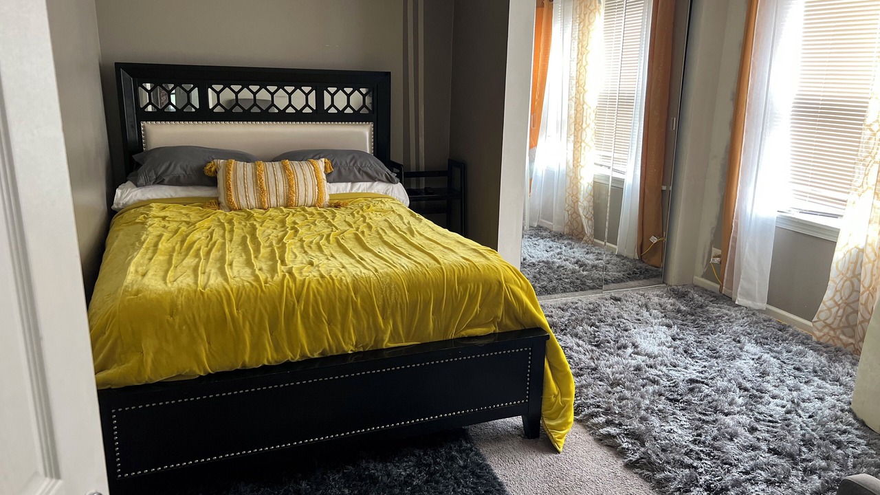 Photo of Bedroom in Maywood