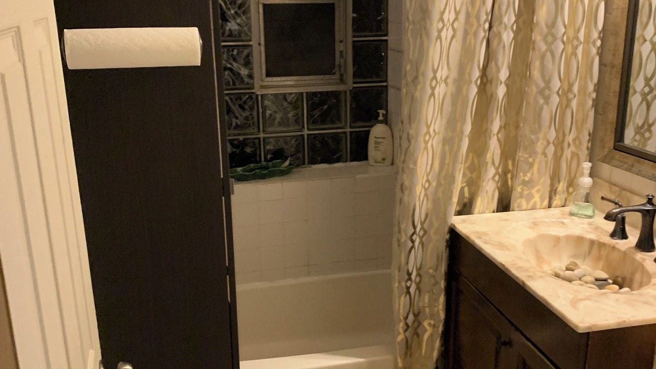 Photo of Bathroom in Maywood