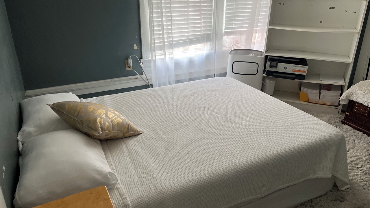 Photo of Bedroom in Maywood