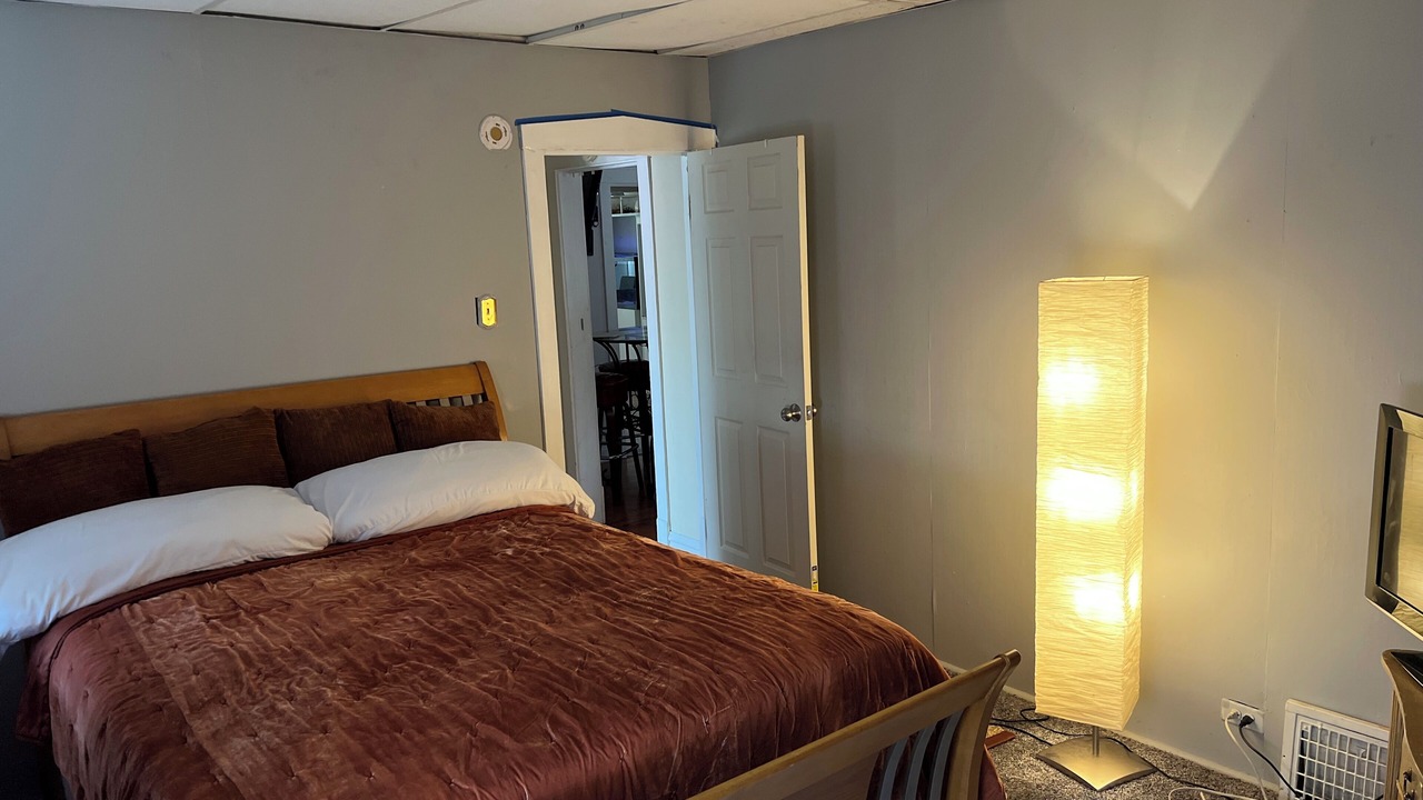 Photo of Bedroom in Maywood