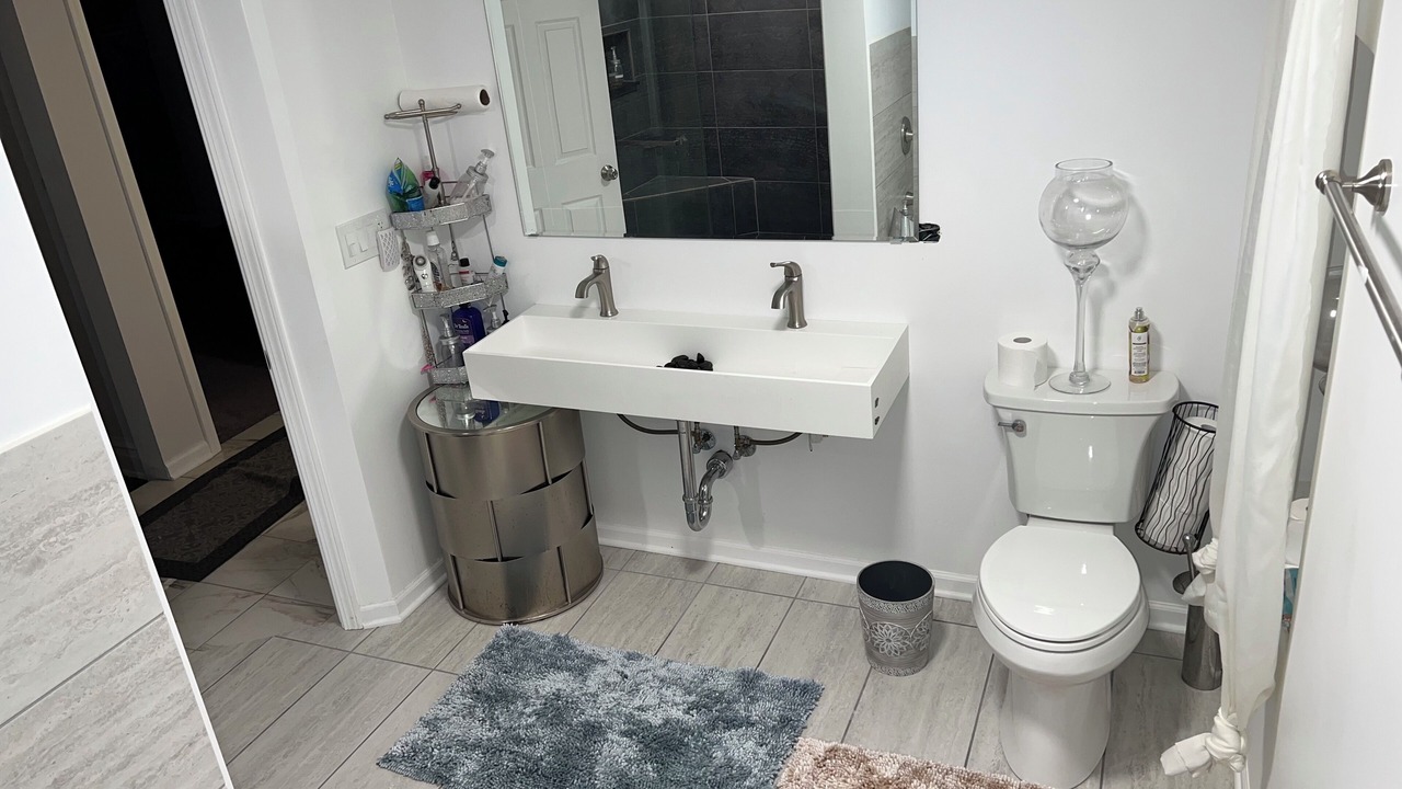 Photo of Bathroom in Maywood