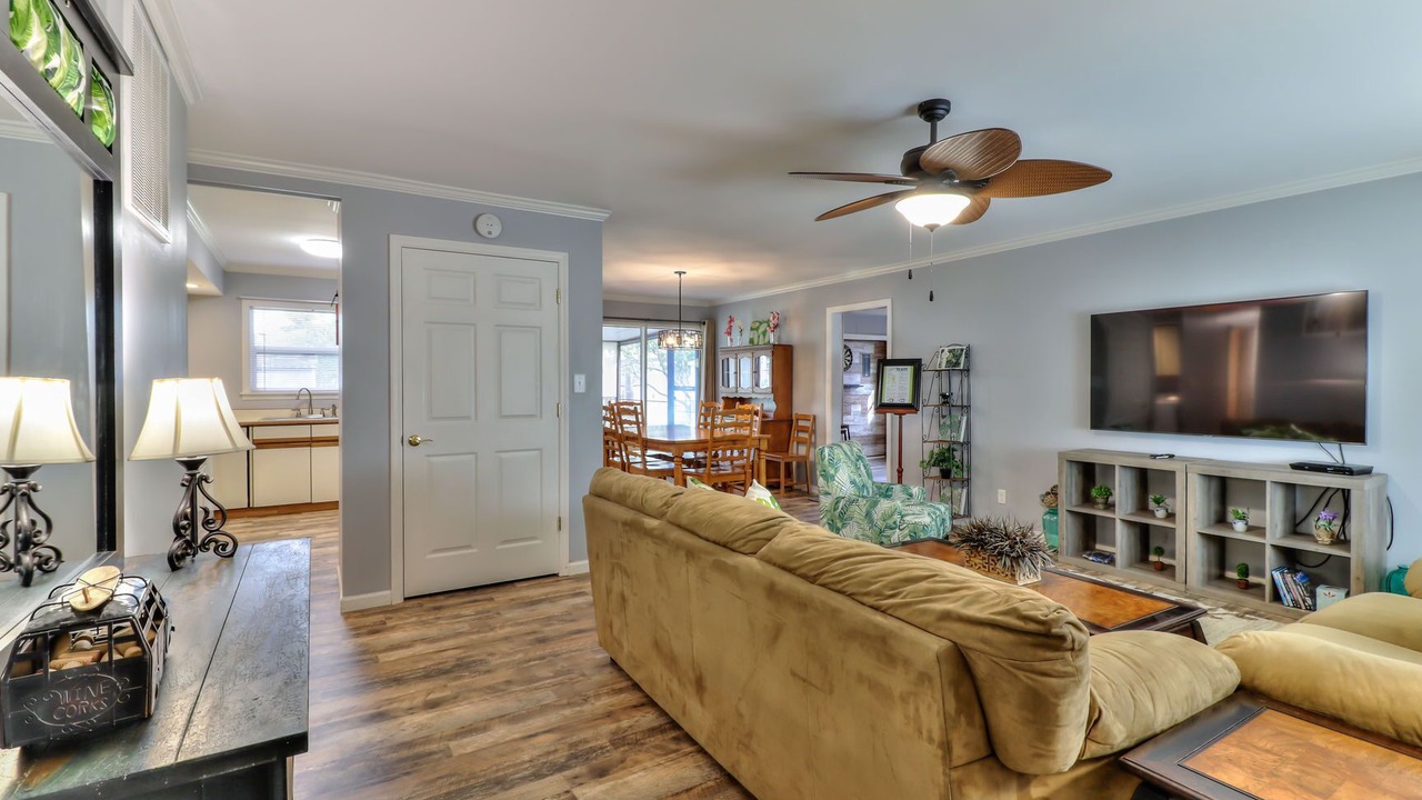Photo of Livingroom in Champaign