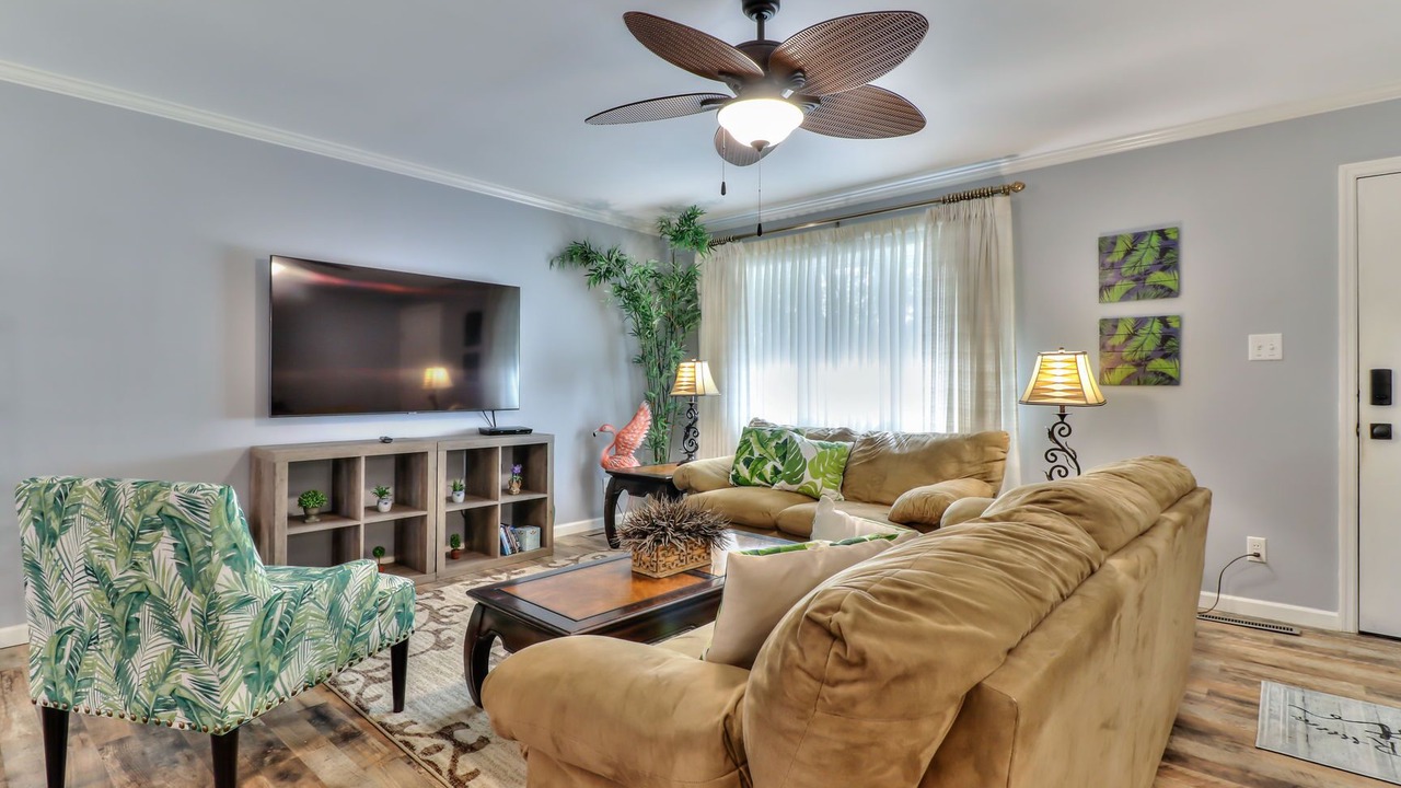 Photo of Livingroom in Champaign