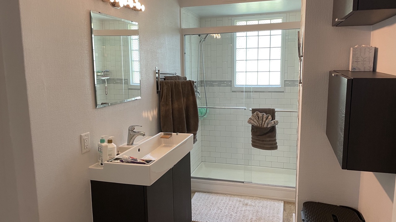 Photo of Bathroom in Island Lake