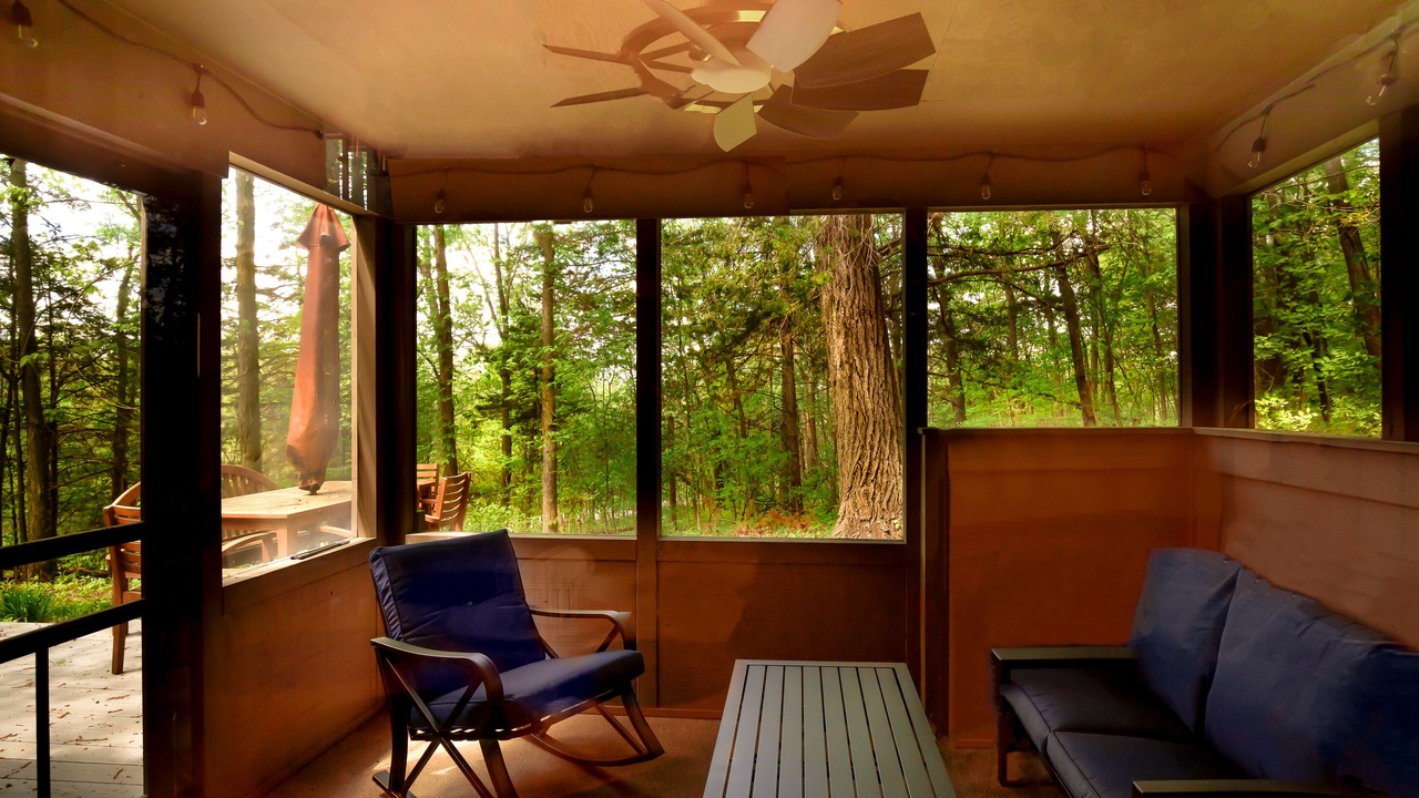 Photo of Livingroom in The Galena Territory