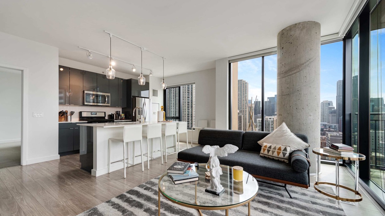 Photo of Livingroom in Near North Side