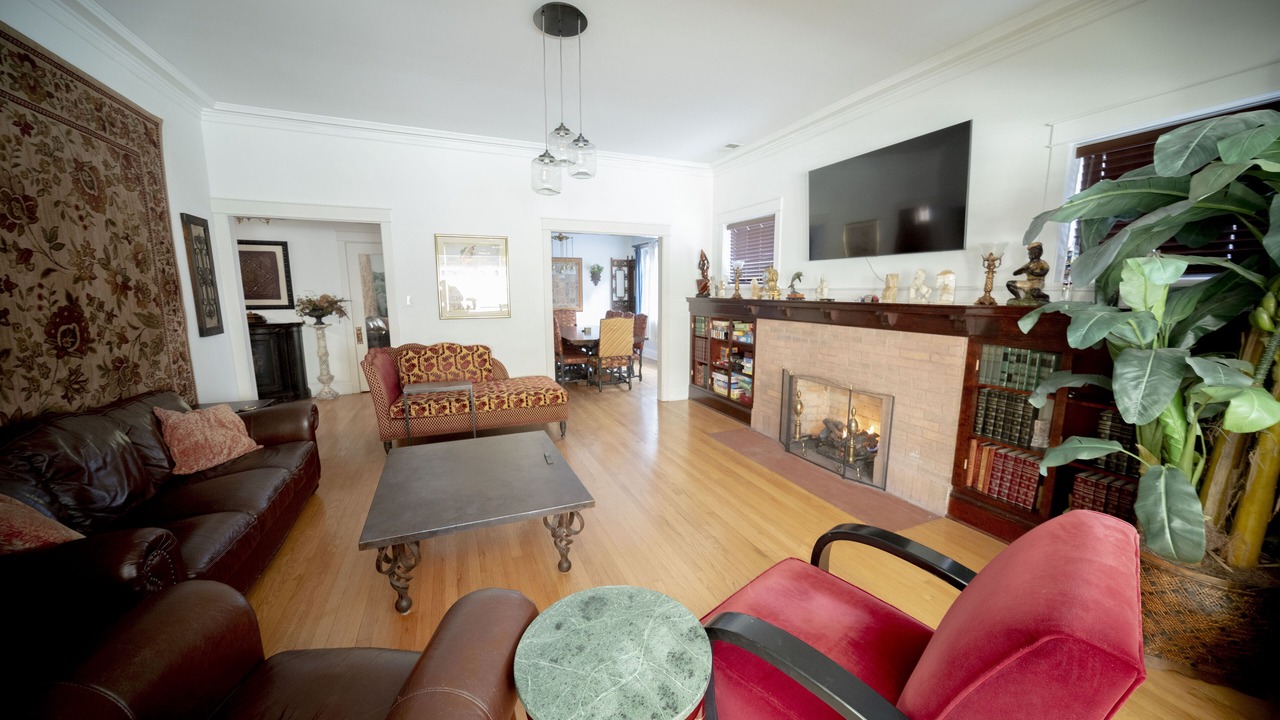 Photo of Livingroom in Lake View East