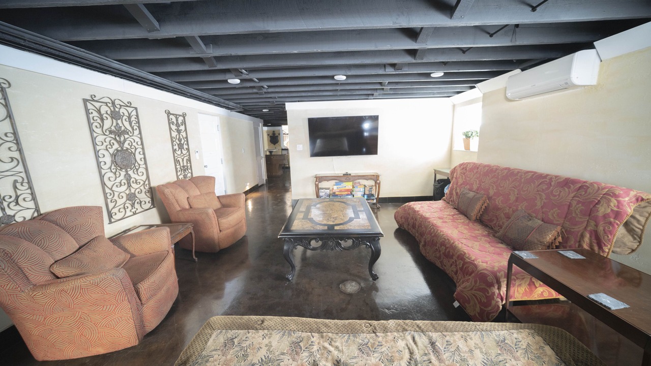 Photo of Livingroom in Lake View East
