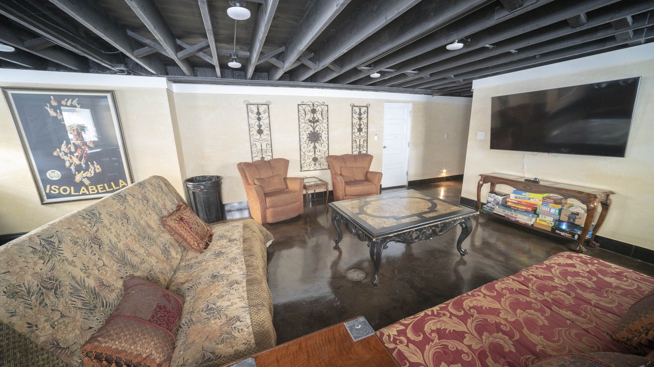 Photo of Livingroom in Lake View East