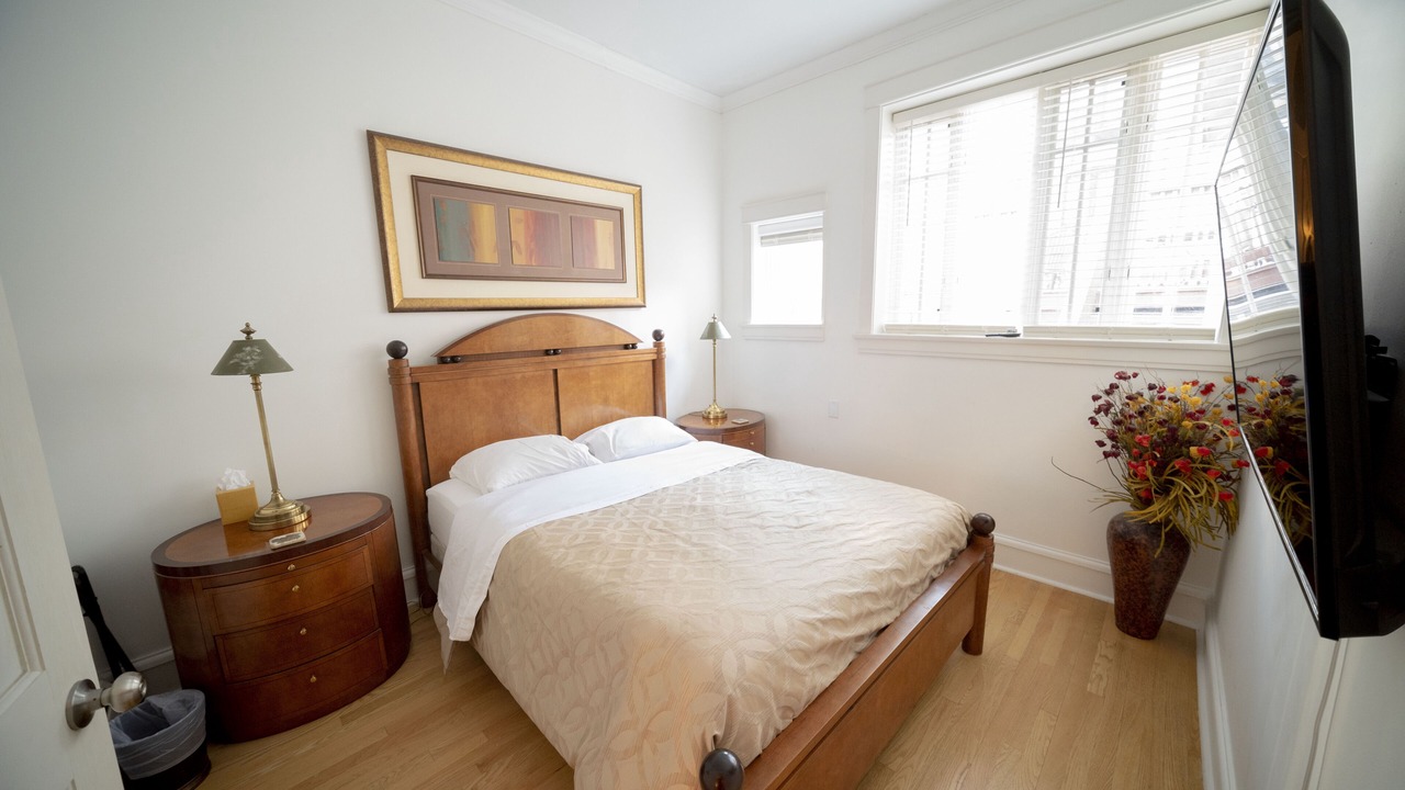 Photo of Bedroom in Lake View East