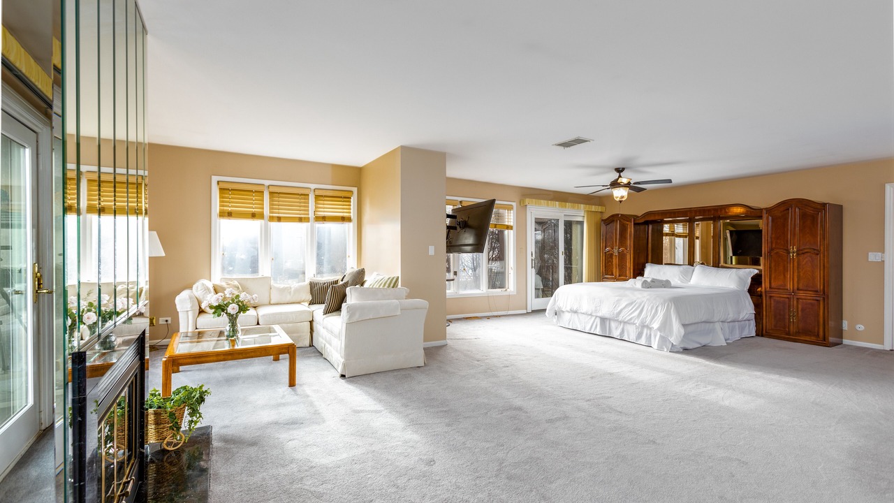 Photo of Bedroom in Solon Mills