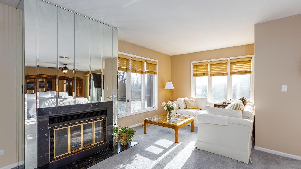 Photo of Livingroom in Solon Mills