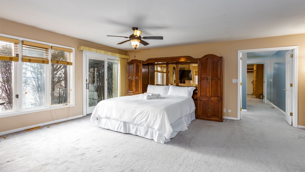 Photo of Bedroom in Solon Mills