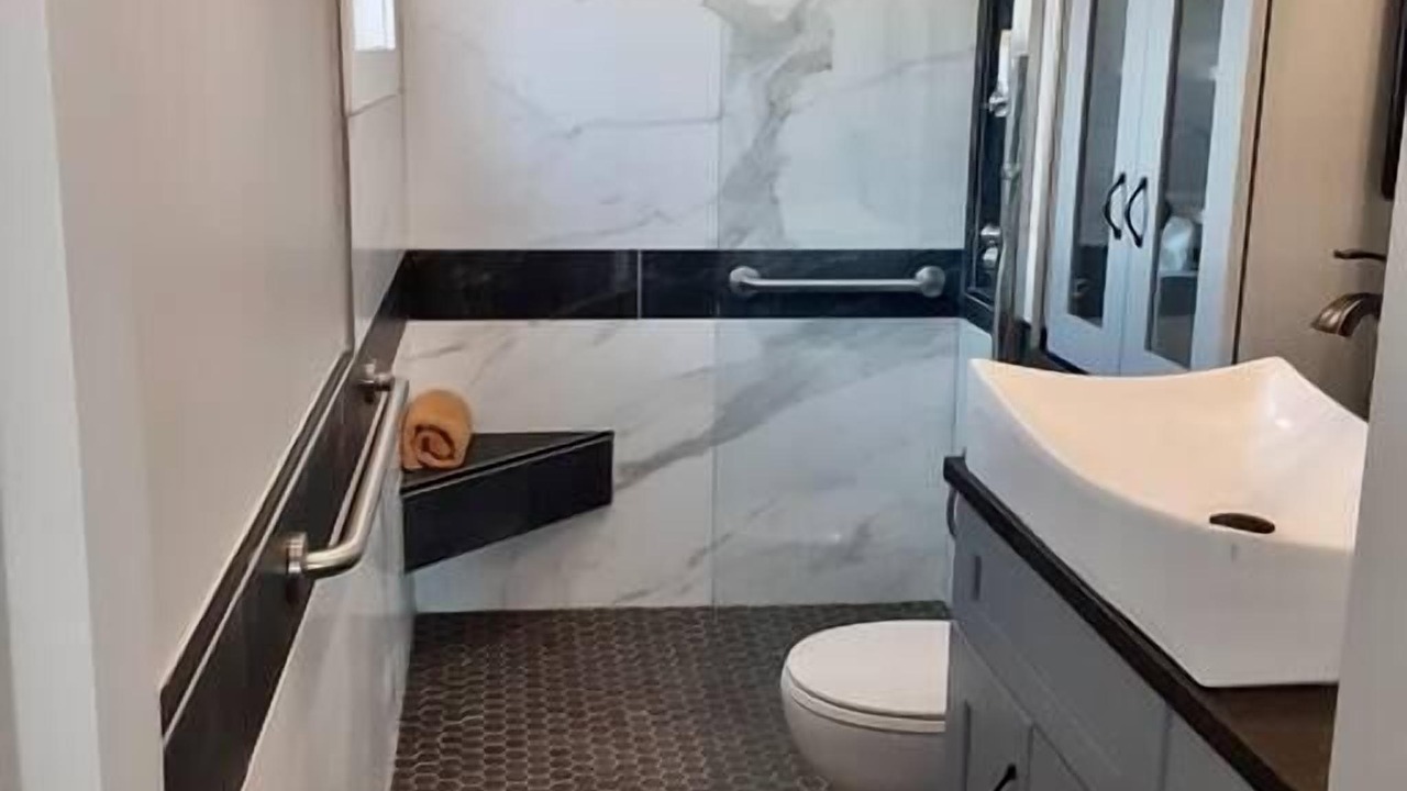 Photo of Bathroom in Tiskilwa