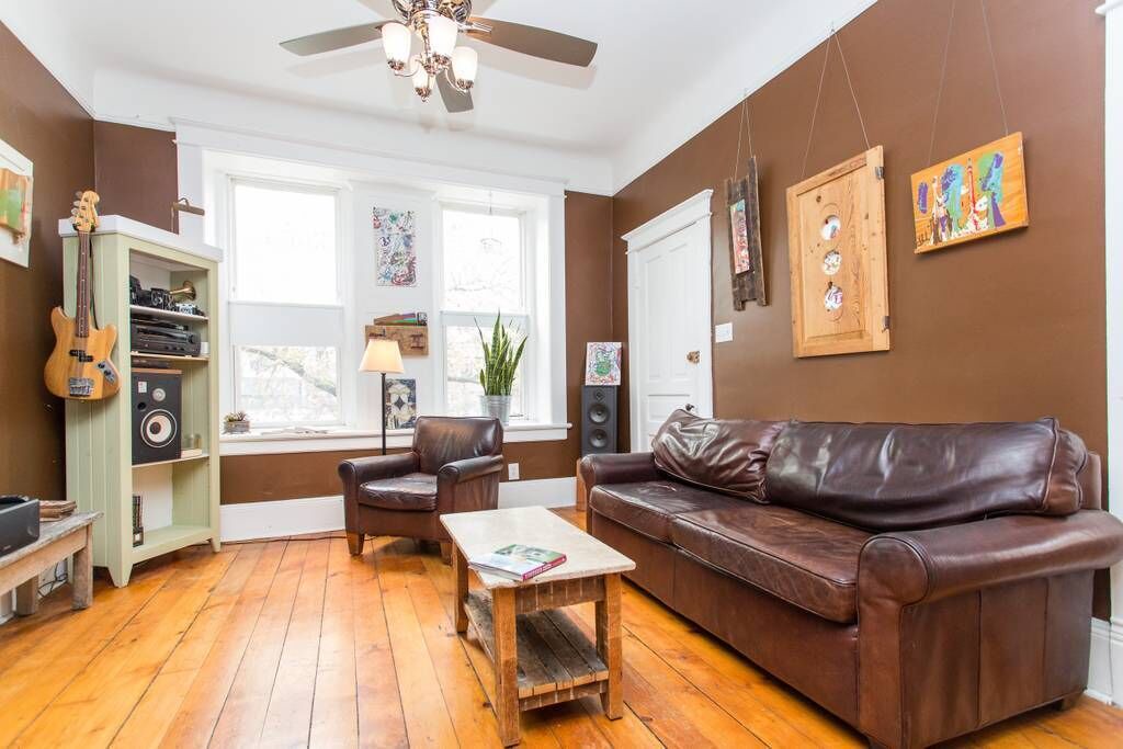 Photo of Livingroom in West Town