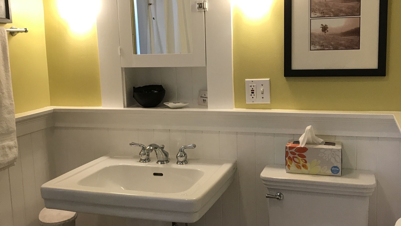 Photo of Bathroom in West Town