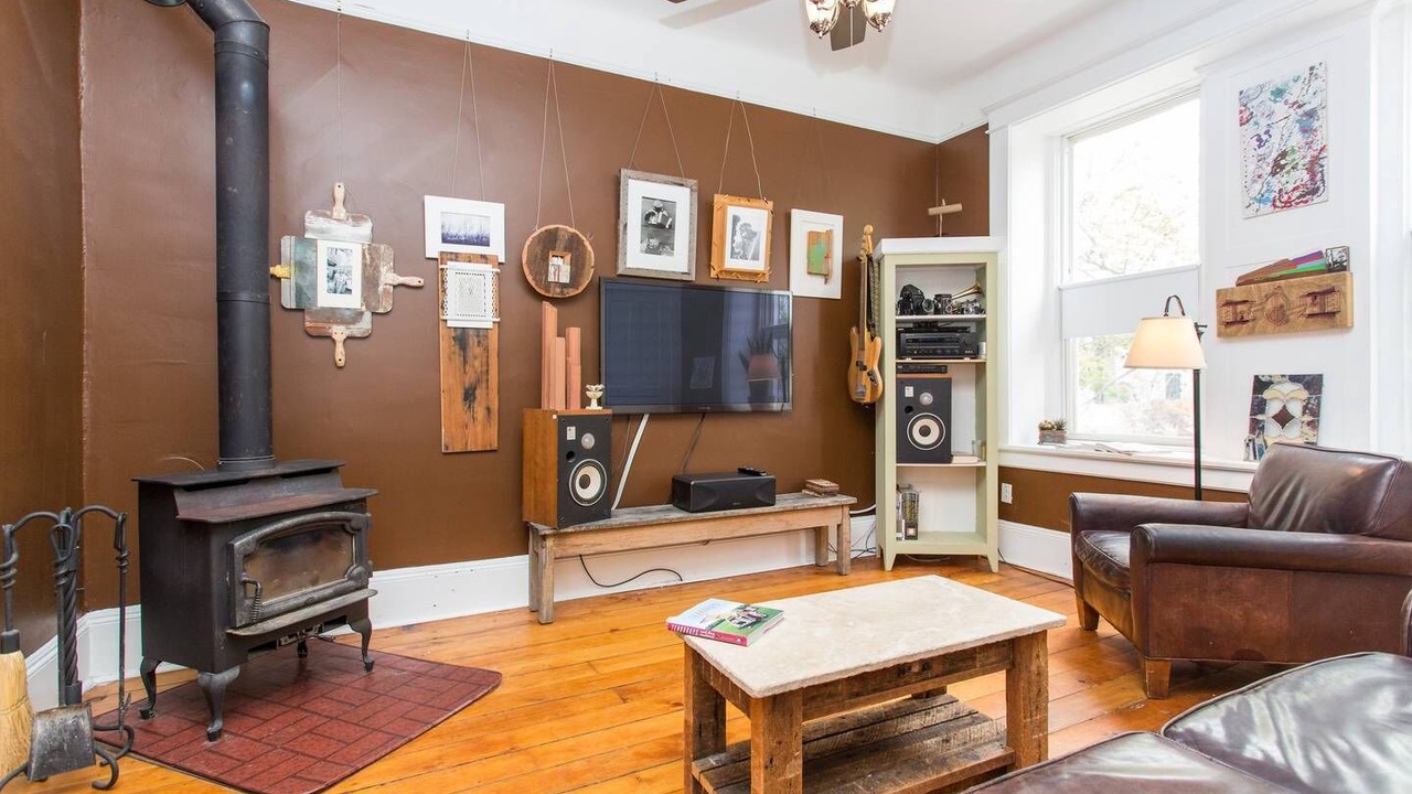 Photo of Livingroom in West Town