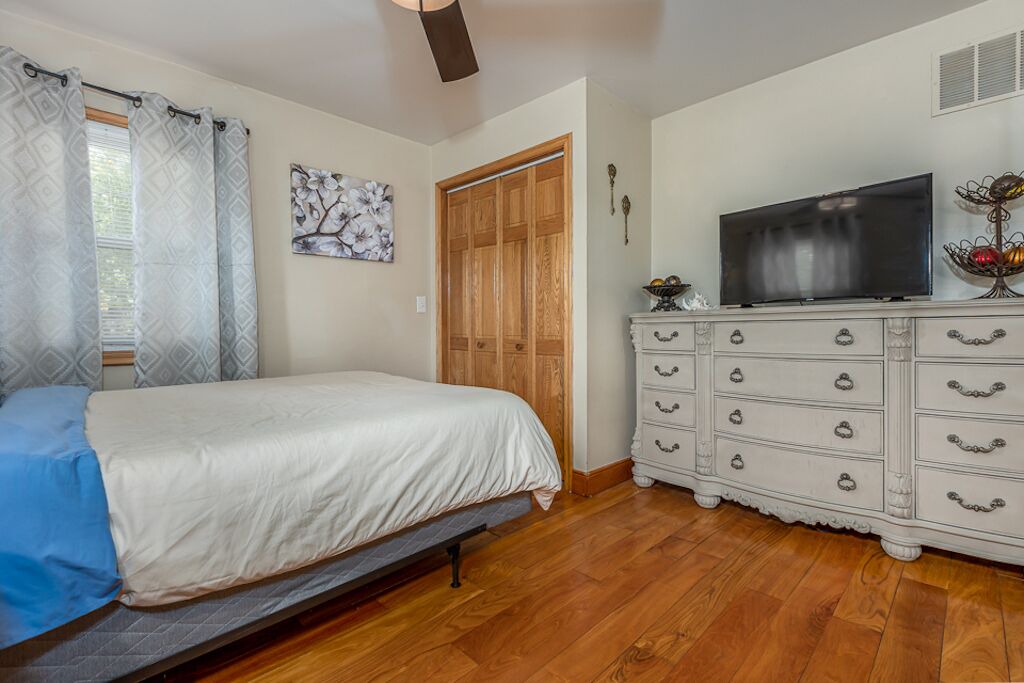 Photo of Bedroom in East Dubuque