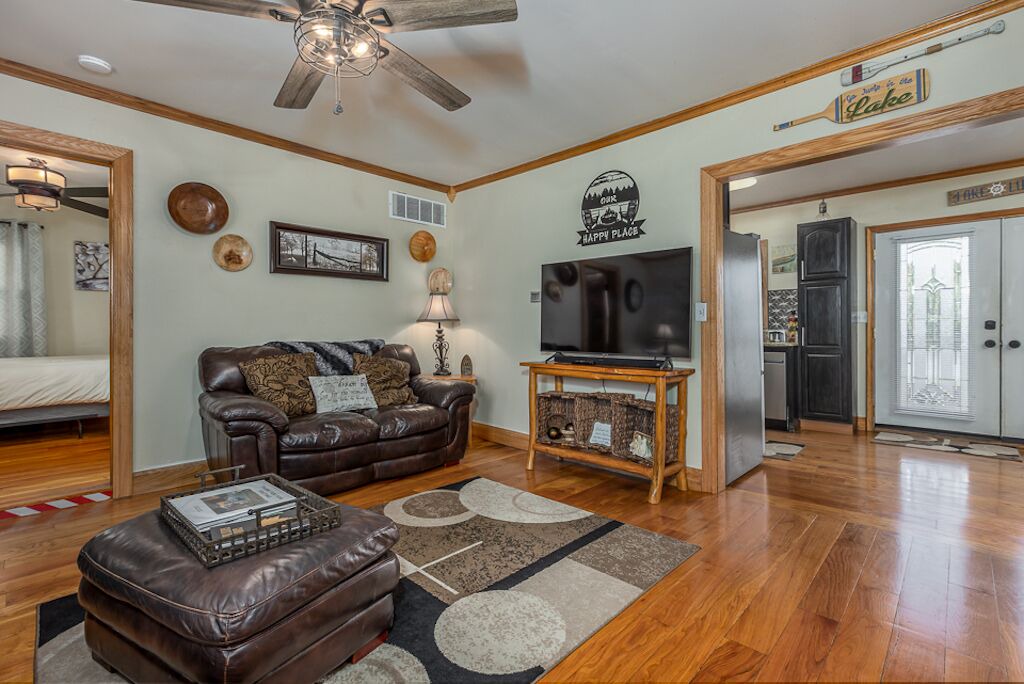 Photo of Livingroom in East Dubuque