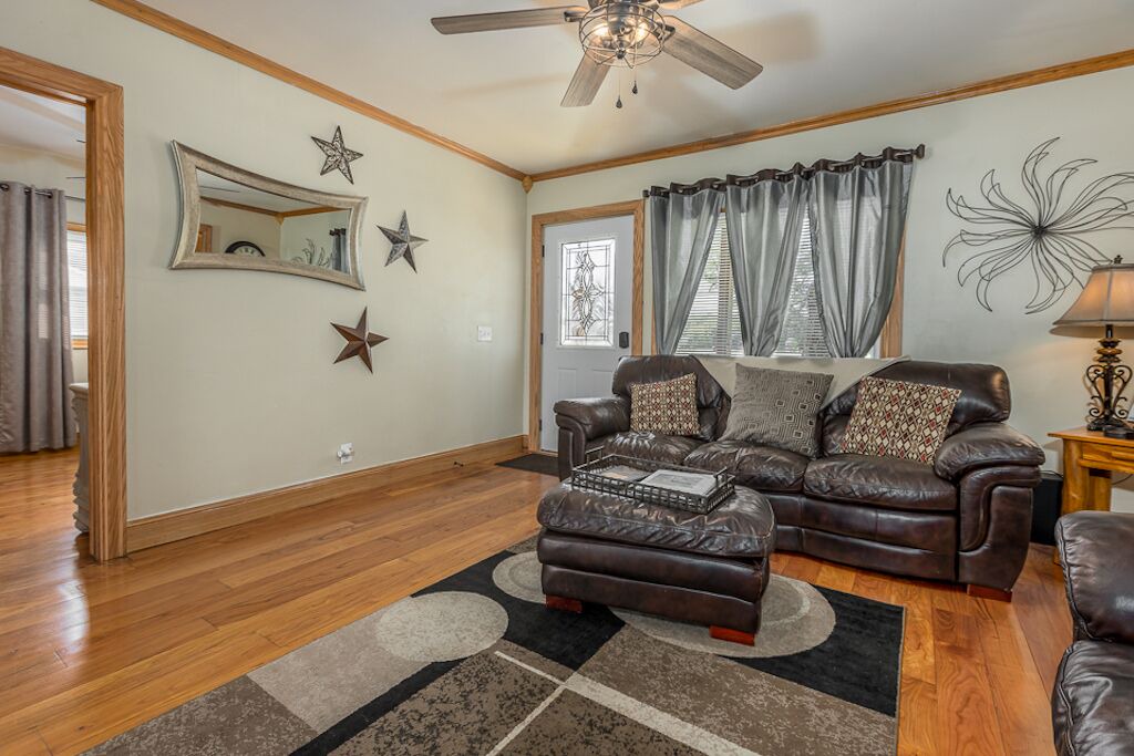 Photo of Livingroom in East Dubuque