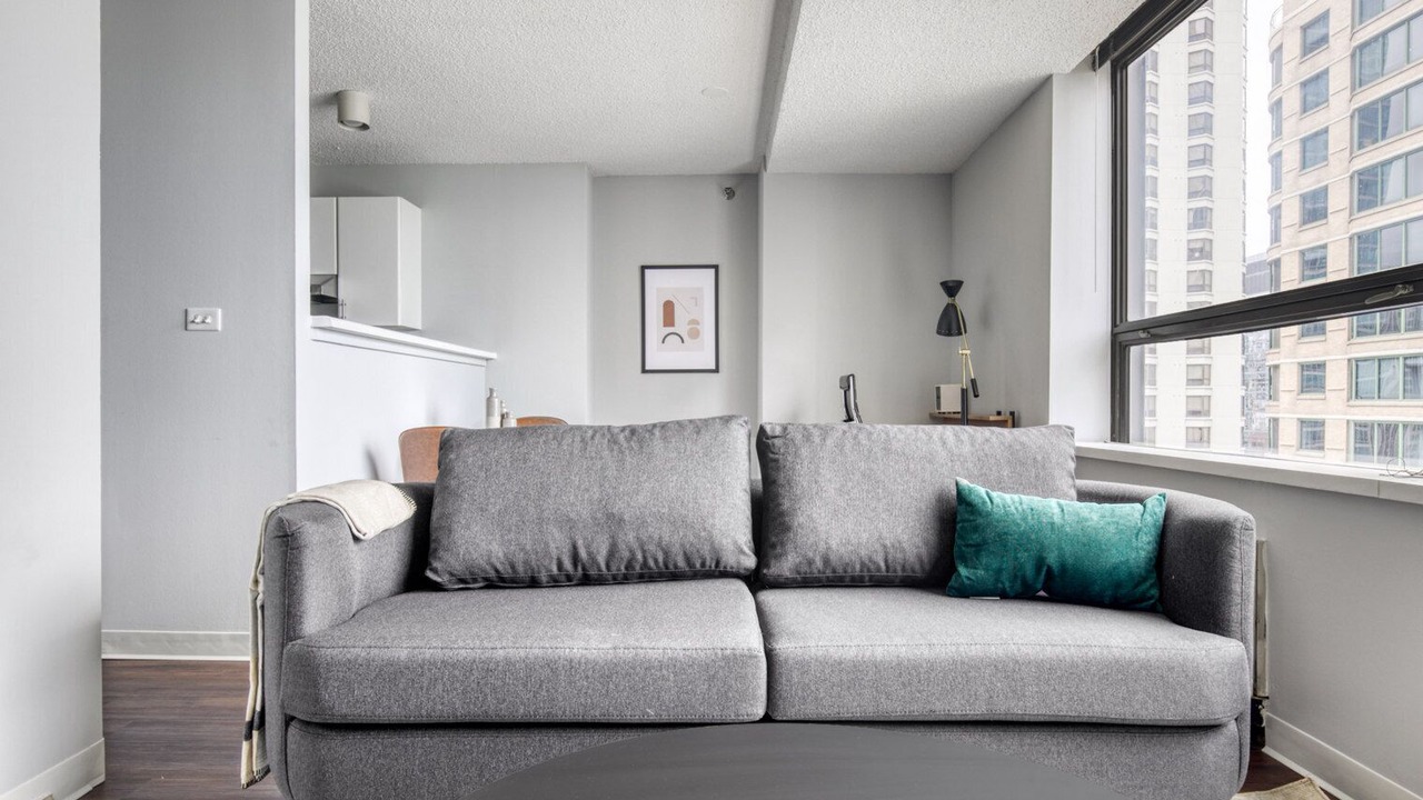 Photo of Livingroom in Streeterville