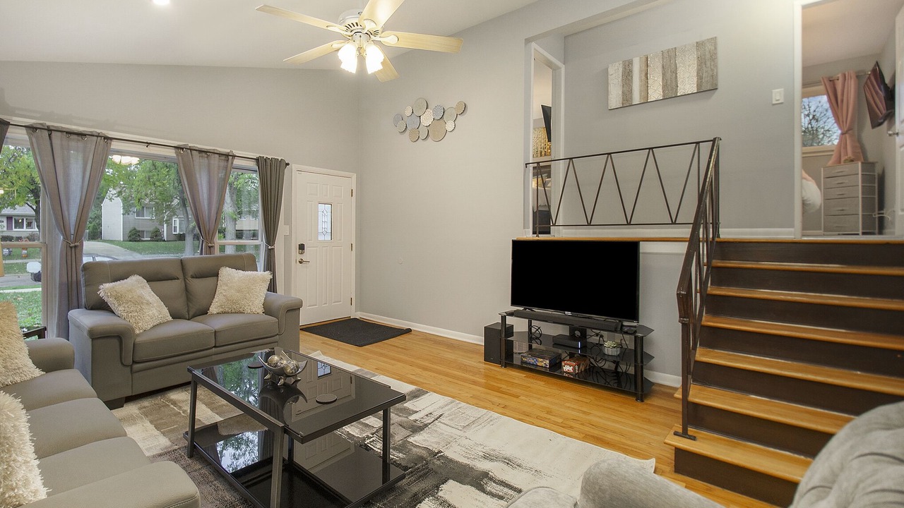 Photo of Livingroom in Glen Ellyn