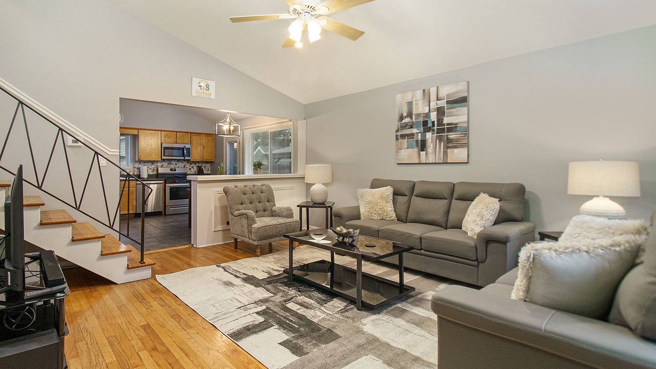 Photo of Livingroom in Glen Ellyn
