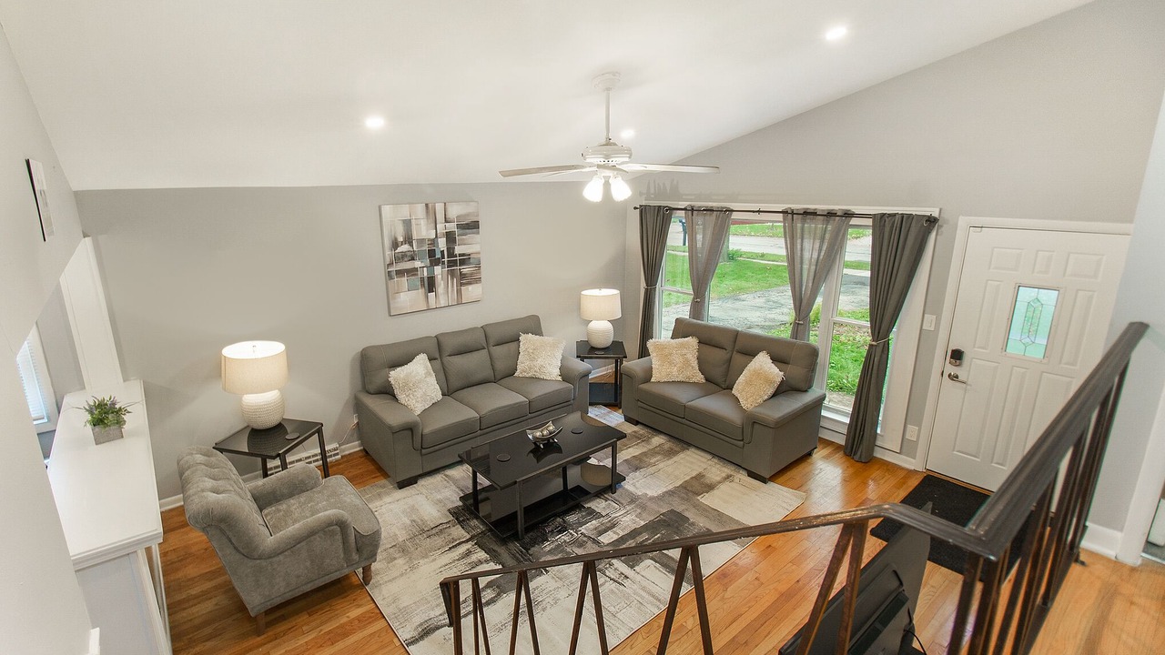 Photo of Livingroom in Glen Ellyn