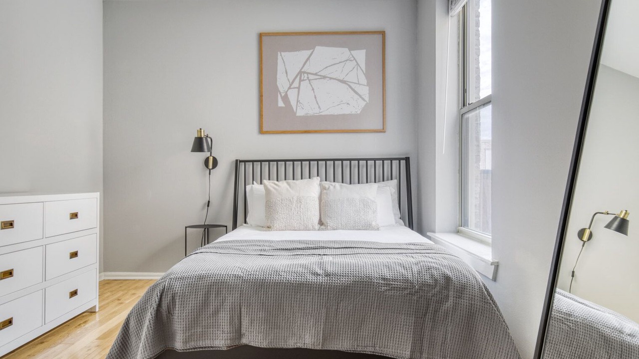 Photo of Bedroom in Lakeview